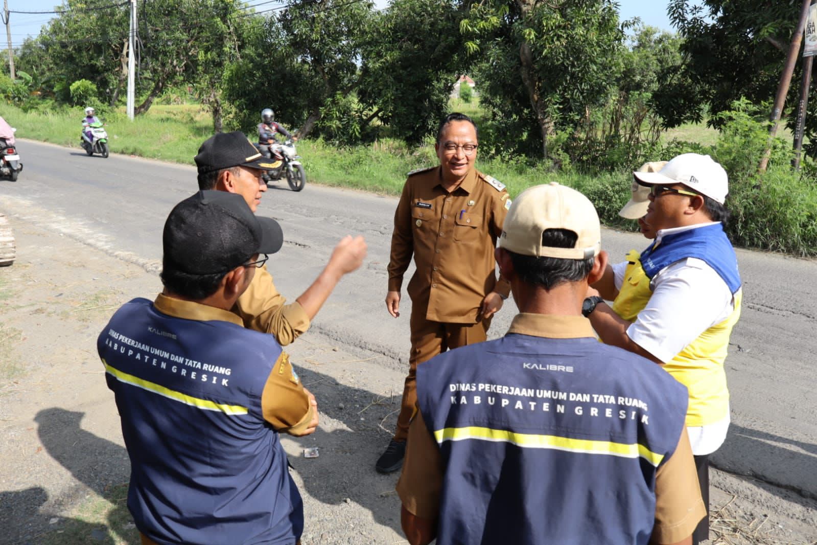 Banyak Dikeluhkan Rusak, Wabup Gresik Pastikan Jalan Kedungsumber-Babatan Segera Diperbaiki