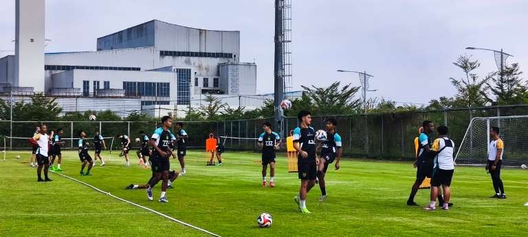 Persebaya Matangkan Persiapan Hadapi Persija: Eduardo Fokus Strategi 