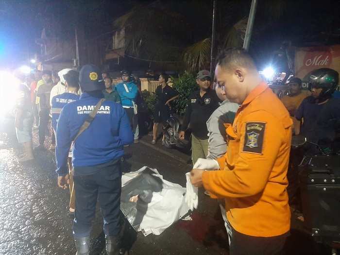 Pengendara Scoopy Tewas Terjatuh di Jalan Gresik Gadukan Utara Surabaya