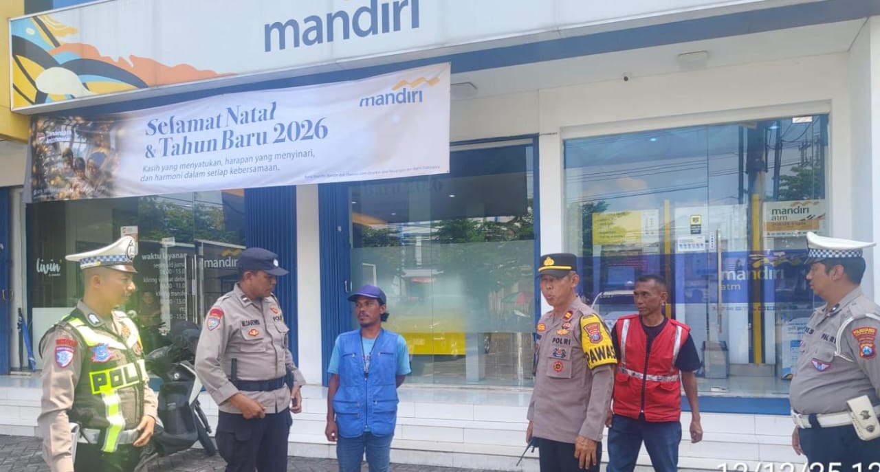 Patroli Kota Presisi Polsek Lakarsantri Sasar Ruko Perbankan Lidah Wetan
