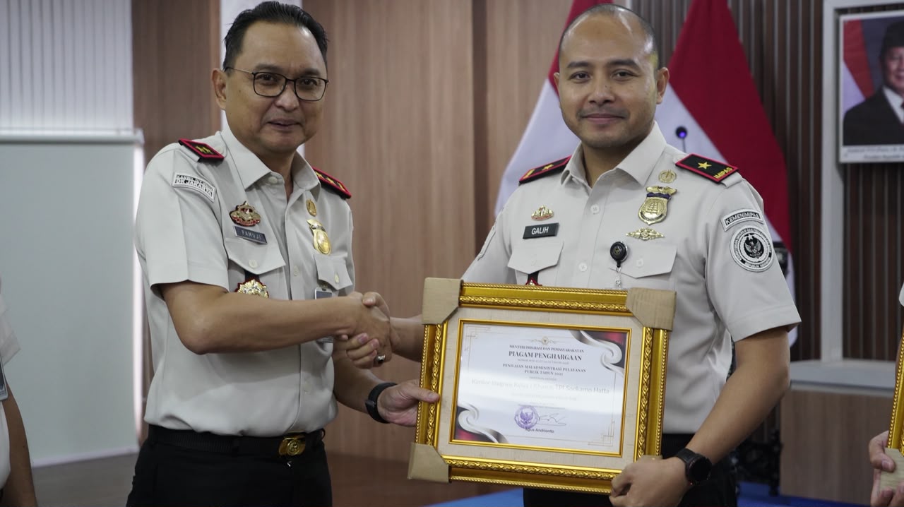 Pelayanan Makin Prima, Imigrasi Soekarno-Hatta Terima Penghargaan Menimipas RI