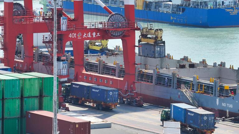 Terminal Teluk Lamong Genjot Kinerja dan Beri Layanan Operasional Unggul