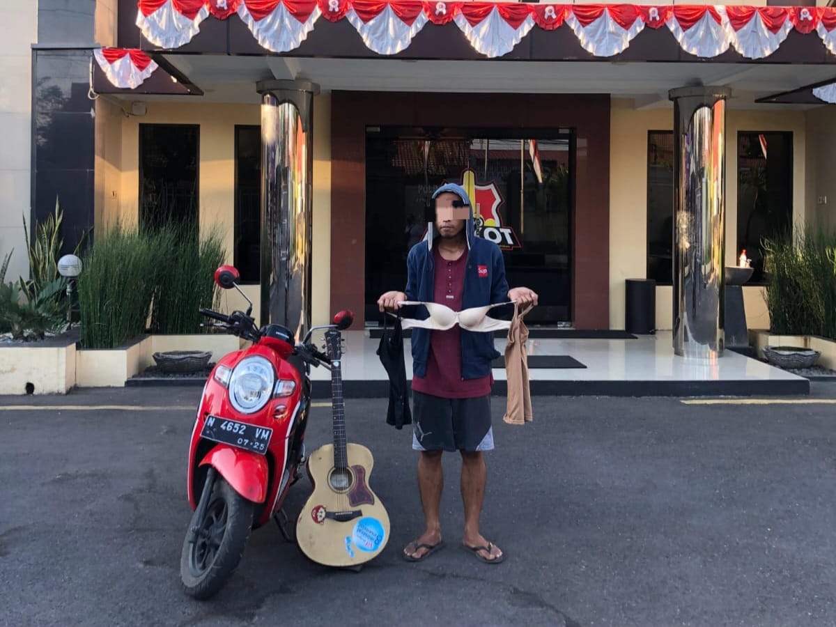 Ngutil Pakaian Dalam Wanita Terungkap Berkat CCTV