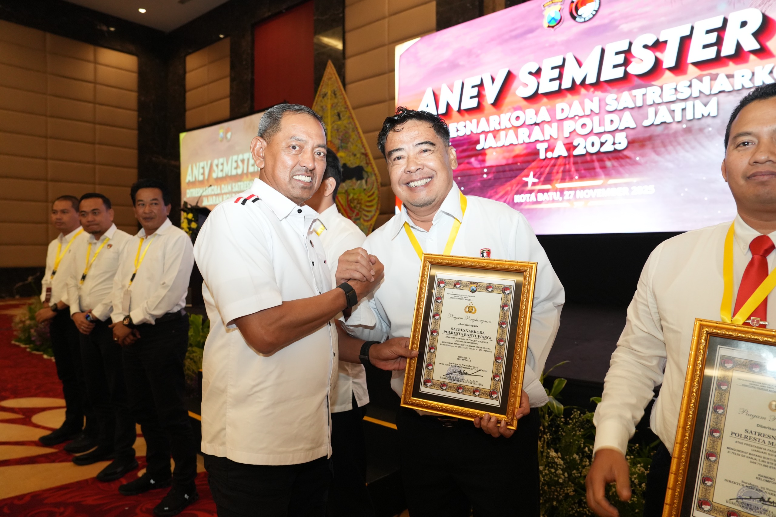 Polresta Banyuwangi Raih Penghargaan Juara II di Rakernis dan Anev Ditresnarkoba Polda Jatim 2025
