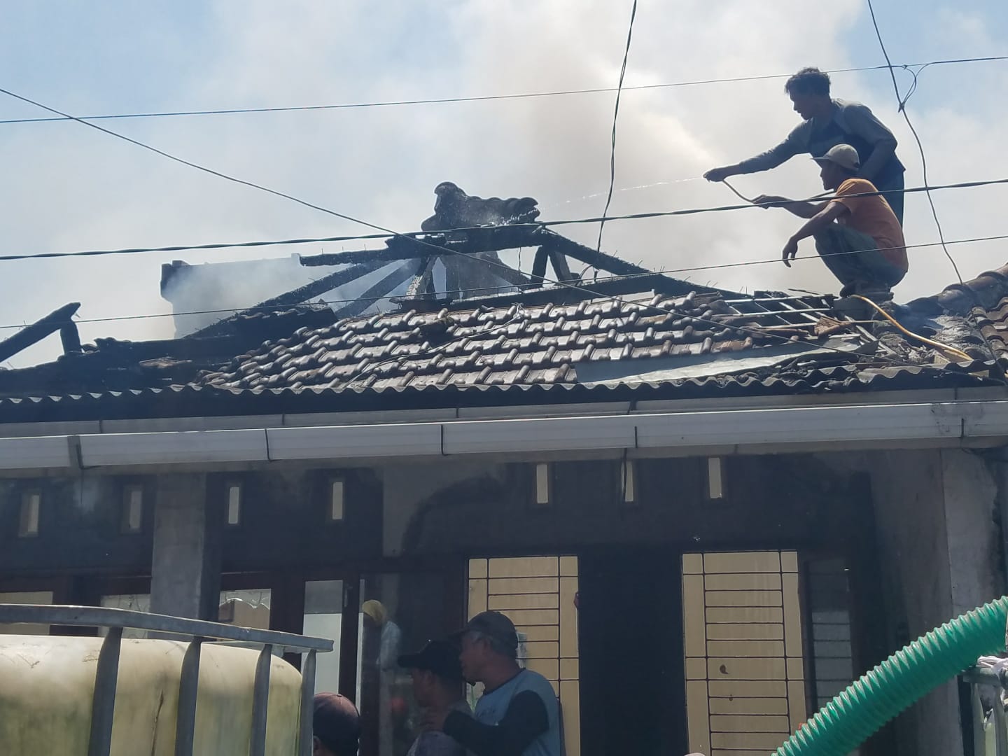 Lupa Matikan Kompor, Rumah di Malang Terbakar