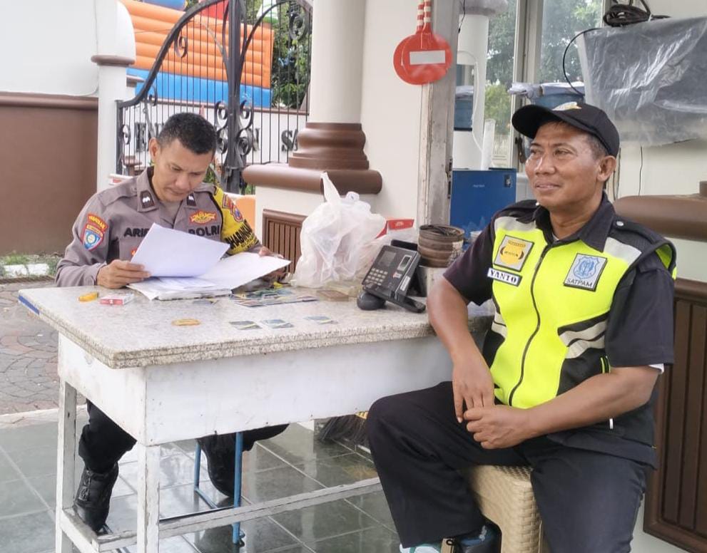 Polsek Rungkut Gelar Kegiatan Sambang, Pastikan Kamtibmnas Aman dan Kondusif