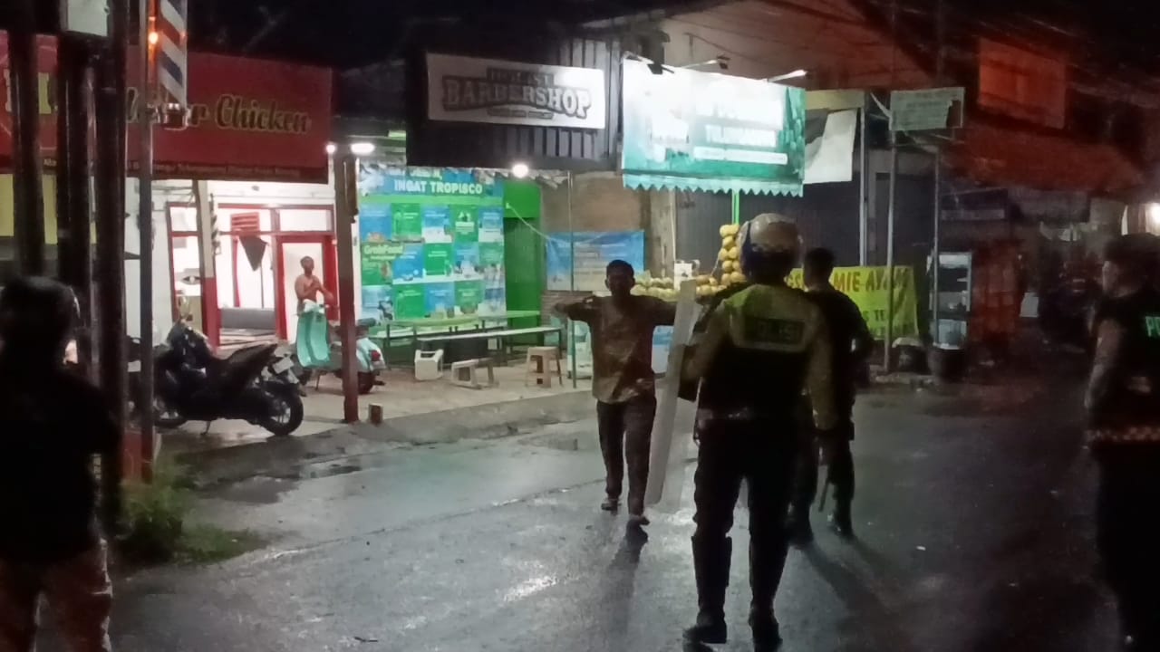 Diduga Depresi Usai Cerai, Pria di Tulungagung Telanjang dan Mengamuk