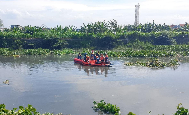 Balita Babatan Wiyung yang Terseret Arus Saluran Air Ditemukan Tak Bernyawa