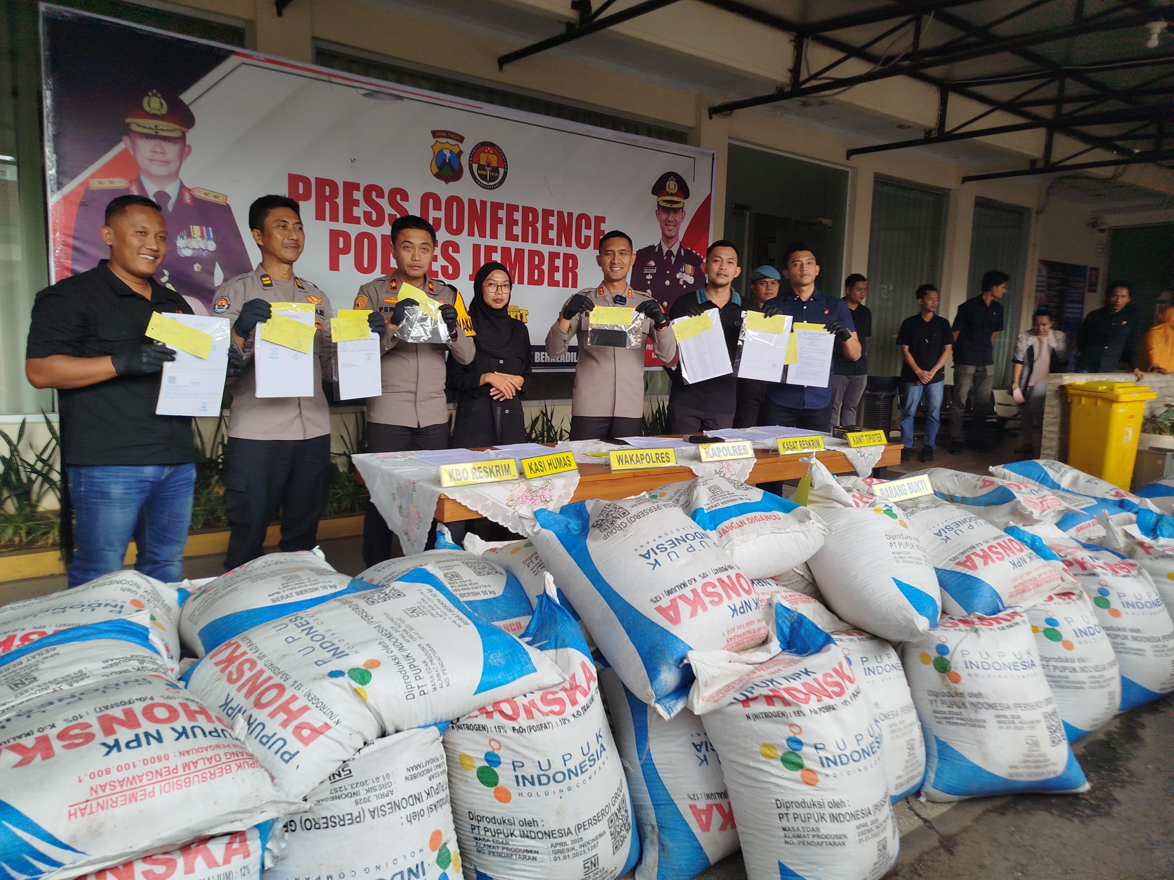 Polres Jember Amankan 60 Karung Pupuk Subsidi yang Diselewengkan