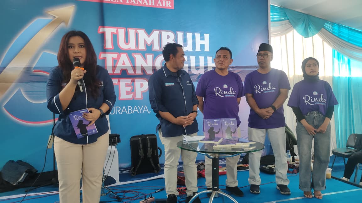 Novel Rindu Dilaunching Bertepatan dengan HUT Ke-56 SKH Memorandum