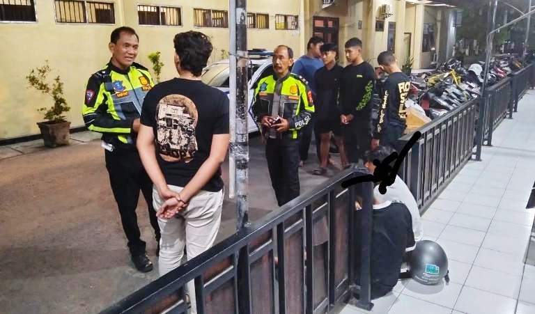 Patroli Satlantas dan Resmob Polres Nganjuk Sergap Remaja Pelaku Perampasan Motor