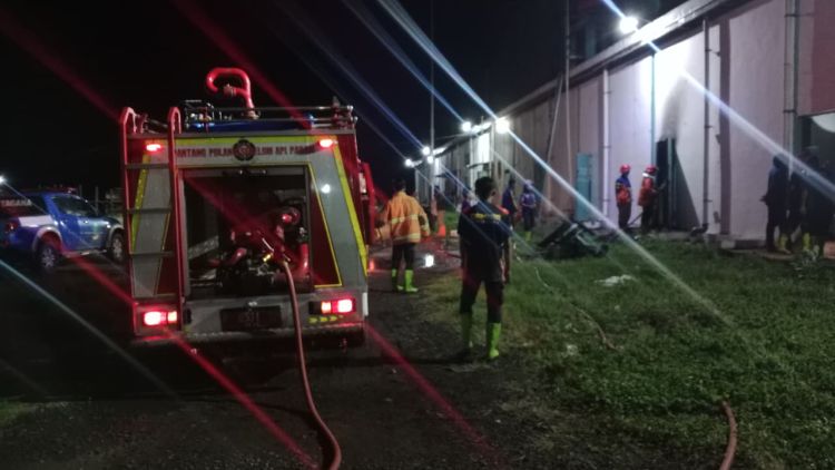 Gudang Pabrik Kopi PT Indocom Citra Persada di Situbondo Terbakar