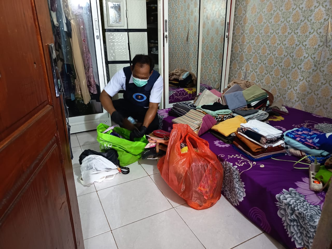 Gagalkan 15 Kg Sabu, BNNP Jatim Geledah Rumah Transit di Rabesan Barat