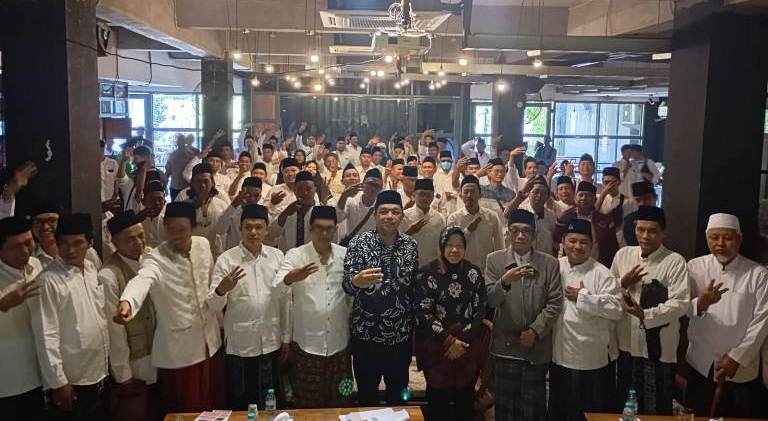 Dukungan Guru Madrasah Diniyah Perkuat Langkah Risma-Gus Hans di Pilgub Jatim 2024