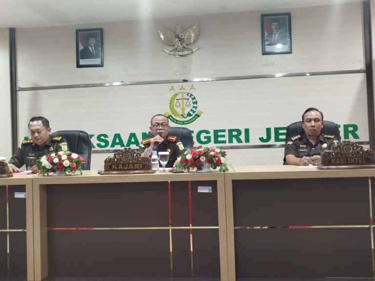 Kado Setahun Prabowo-Gibran, Kejari Jember Tetapkan Lima Tersangka Korupsi Sosperda DPRD