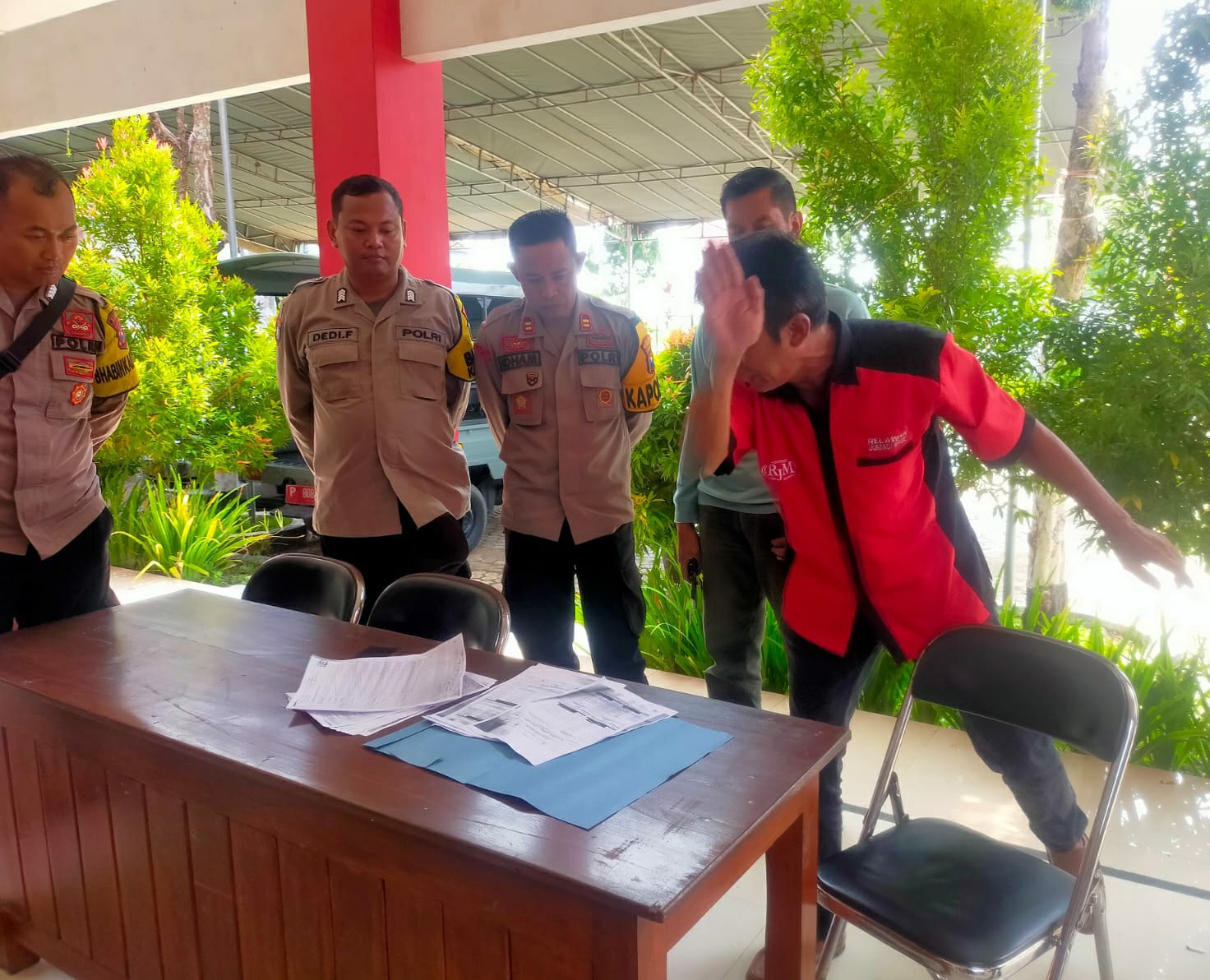 Caleg Nasdem DPRD Dapil 1 Ngamuk di Kantor Kecamatan Ajung Jember