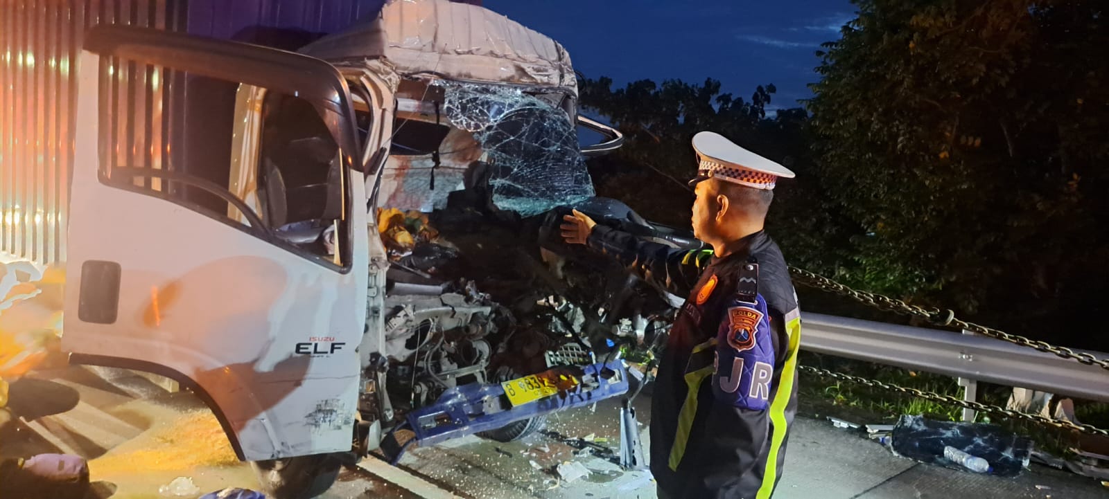 Tabrakan Maut Dua Truk di Tol Jombang-Mojokerto, Satu Penumpang Tewas