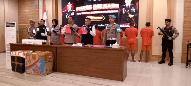 Polres Kediri Ungkap 14 Kasus dengan 16 Tersangka dalam Operasi Tumpas Narkoba 2025