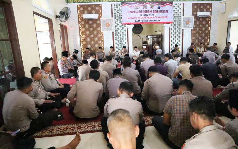 Melalui Rutinitas Binrohtal, AKBP Febri Berharap Anggota Polres Bangkalan Jadi Insan Humanis