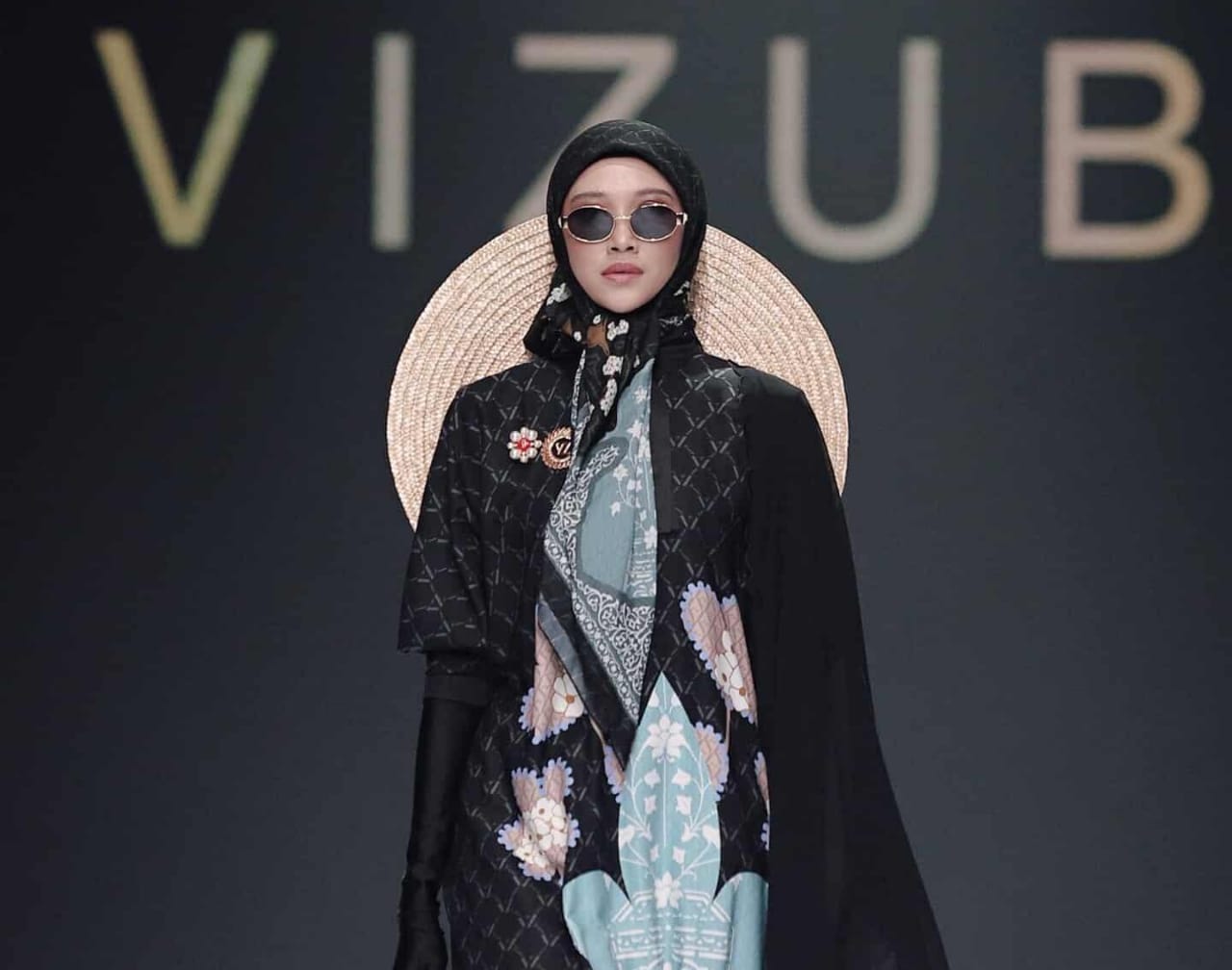 Cerita Devi Purindra Parama Dewi, dari Talent Model ke Tanah Suci