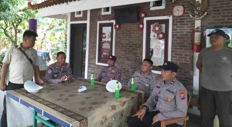 Patroli Presisi Sasar Pemukiman, Polsek Tenggilis Mejoyo Jamin Keamanan Warga Surabaya