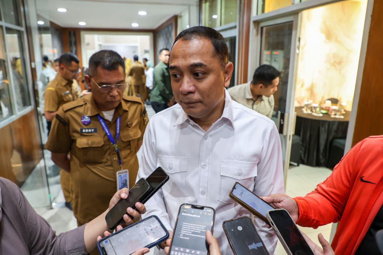 Hotline Lapor Cak Eri Terima 400 Aduan Warga Surabaya Setiap Hari