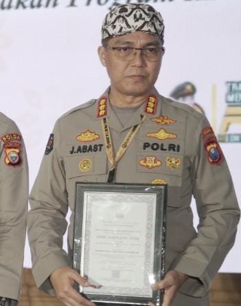 Bidhumas Polda Jatim Borong Tiga Penghargaan dari Mabes Polri