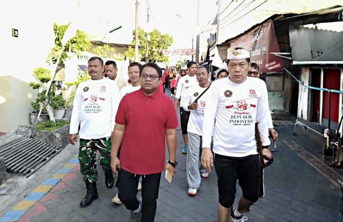 Antusiasme Warga Sukseskan Acara Jalan Sehat RW 12 Sawahan Surabaya