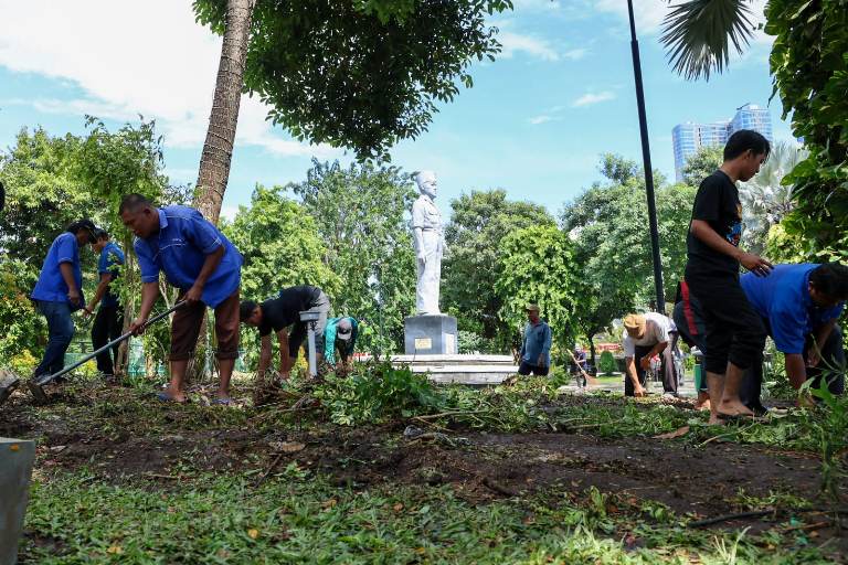 Kolaborasi Solid Pemkot Surabaya-Pemprov Jatim, Taman Apsari Kembali Pulih Pasca Pesta Rakyat