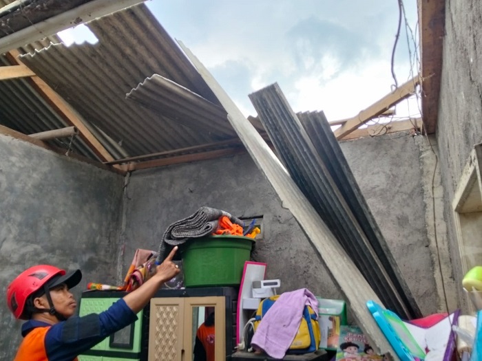 Angin Kencang Rusak 11 Rumah Warga Dayurejo Prigen Pasuruan