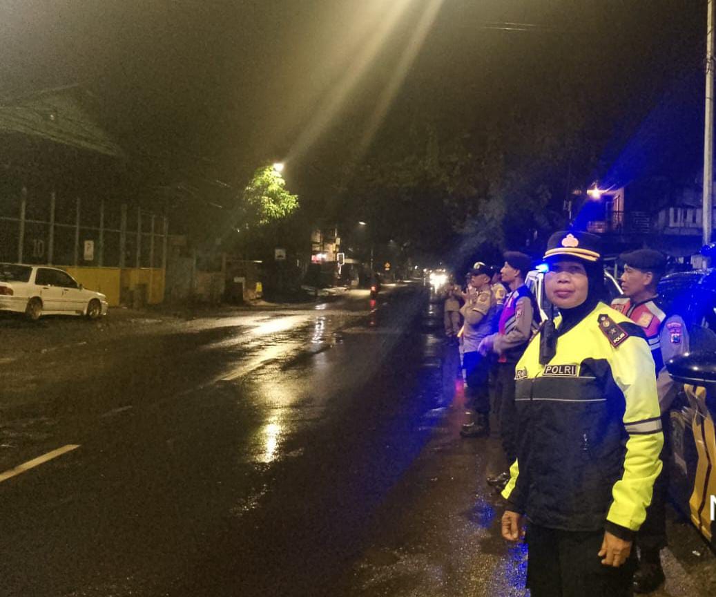 Polsek Karangpilang Gencar Patroli Malam, Sinergi Dua Pilar Perkuat Keamanan