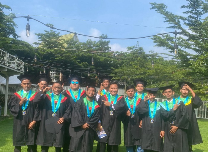 13 Mahasiswa Politeknik Kota Malang Diwisuda Setelah Pergantian Kepengurusan
