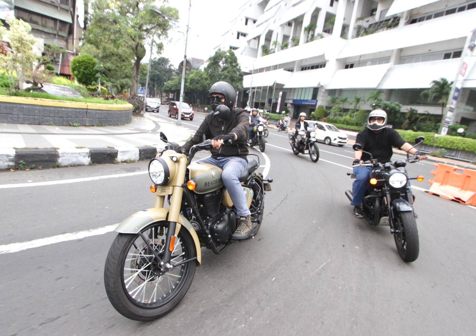 Bukan Sekadar Motor, Royal Enfield Classic 350 Bikin Pengalaman Riding Tak Terlupakan