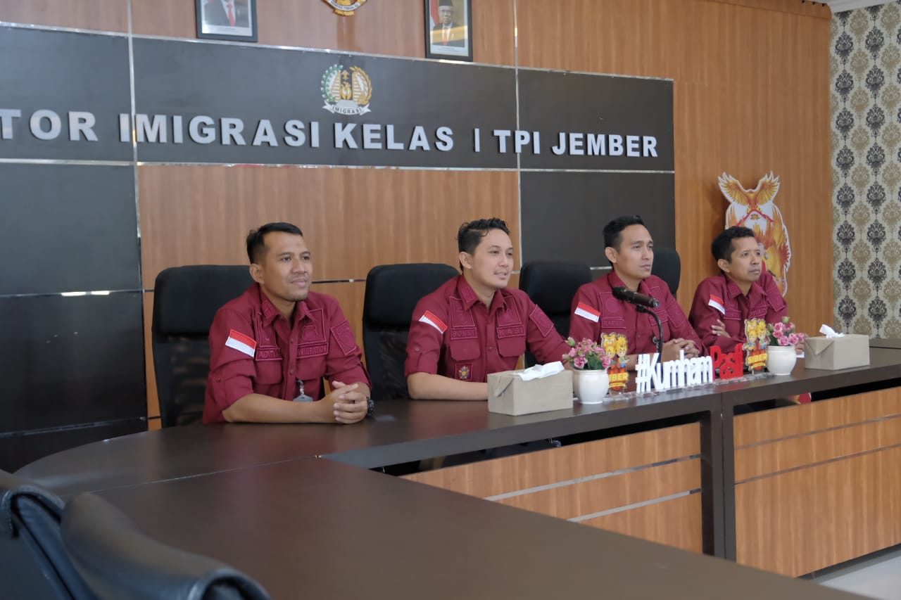 Kantor Imigrasi Kelas I TPI Jember Gelar Operasi JAGRATARA di Banyuwangi