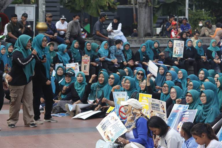 Pemkot Surabaya dan PKK Kampanyekan Stop Perkawinan Anak di CFD Taman Bungkul