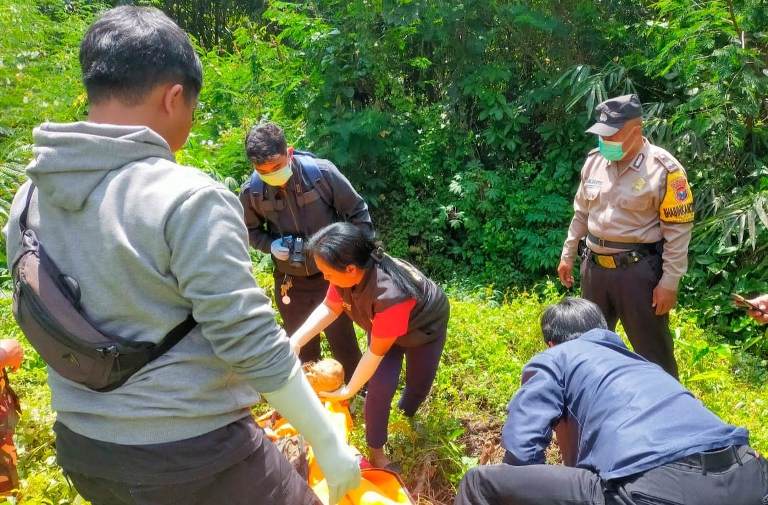 Warga Polehan Malang Digemparkan Penemuan Kerangka Mayat di Kebun