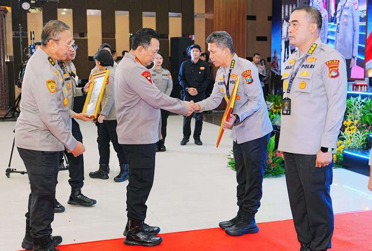 Polda Jatim Borong 3 Penghargaan Tingkat Nasional di Rakernis SDM Polri 2025