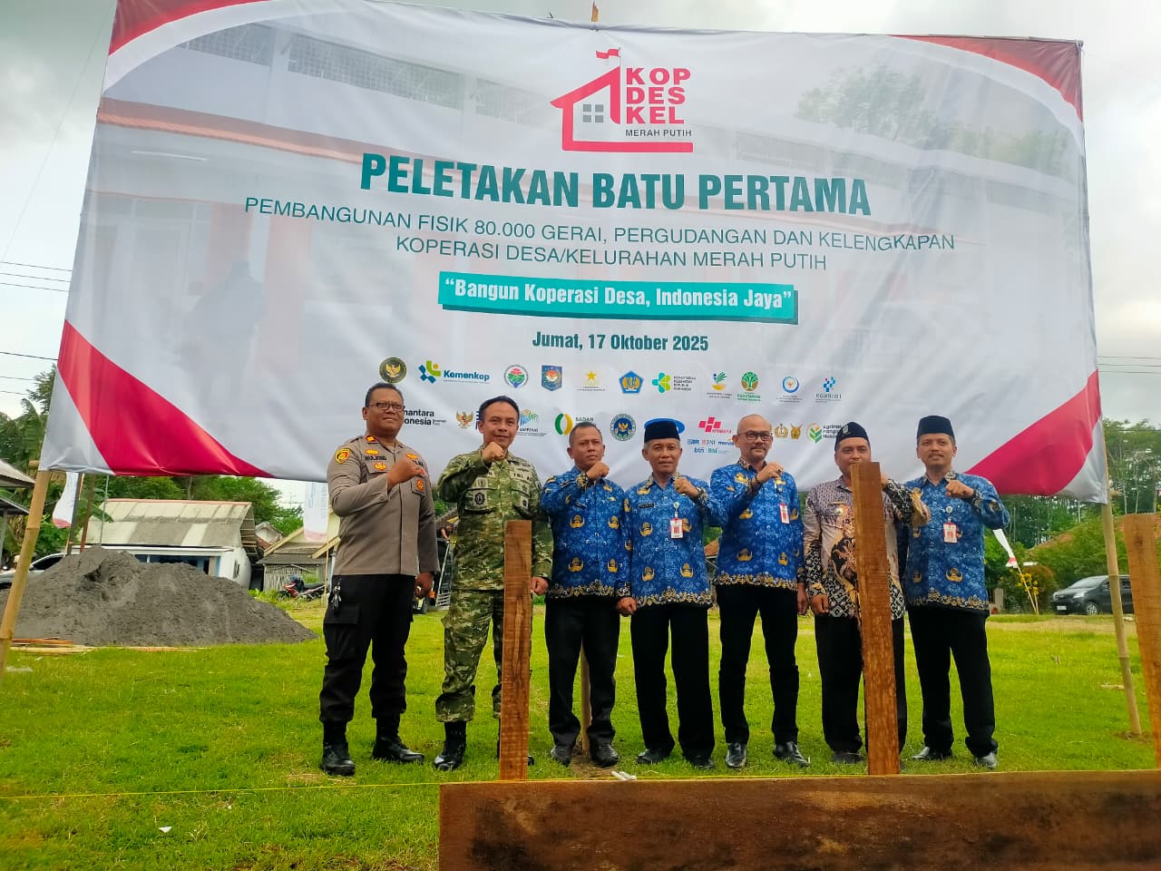 Kapolsek Kunir Hadiri Peletakan Batu Pertama Gudang Koperasi Merah Putih di Desa Dorogowok