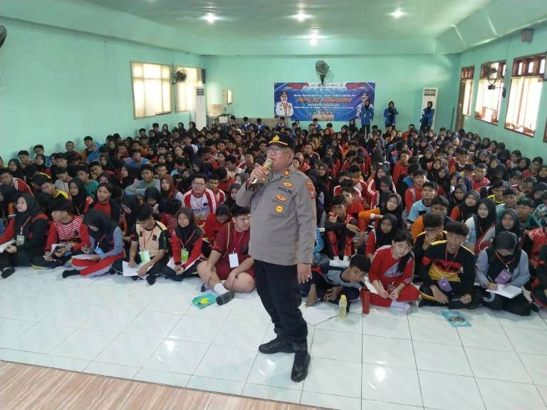 Polsek Sawahan Gelar Binluh di MPLS SMA Negeri 21 Surabaya, Cegah Kekerasan dan Kenakalan Remaja