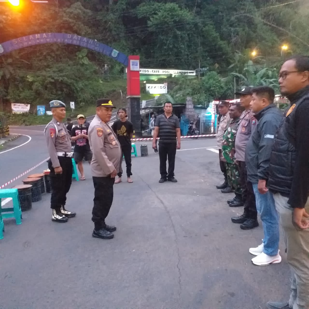 Warga Tretes Tandatangani Petisi Selamatkan Hutan