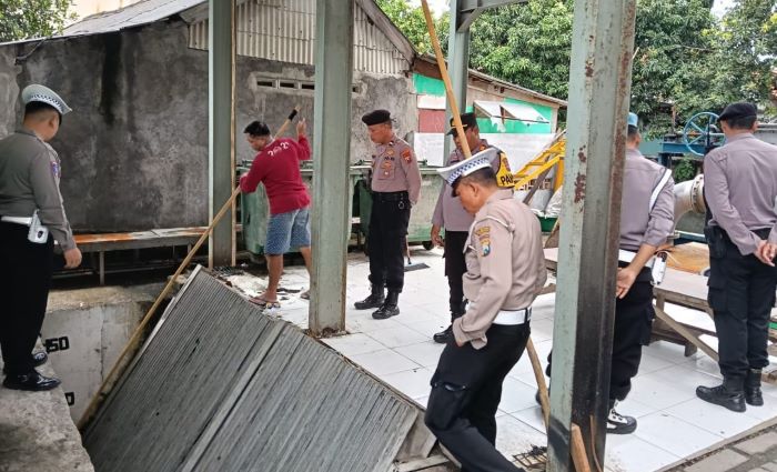 Polsek Sawahan Intensifkan Patroli Rumah Pompa Air Antisipasi Banjir