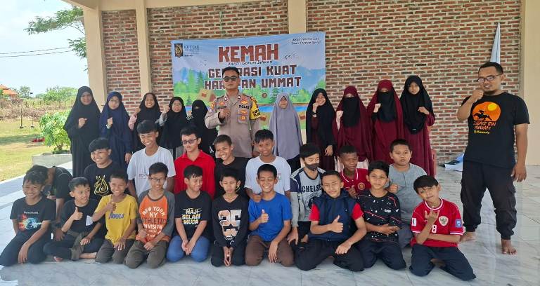 Polsek Krembung Bekali Santri Al Fatih Sidoarjo Wawasan Pencegahan Kenakalan Remaja dan Bijak Bermedsos