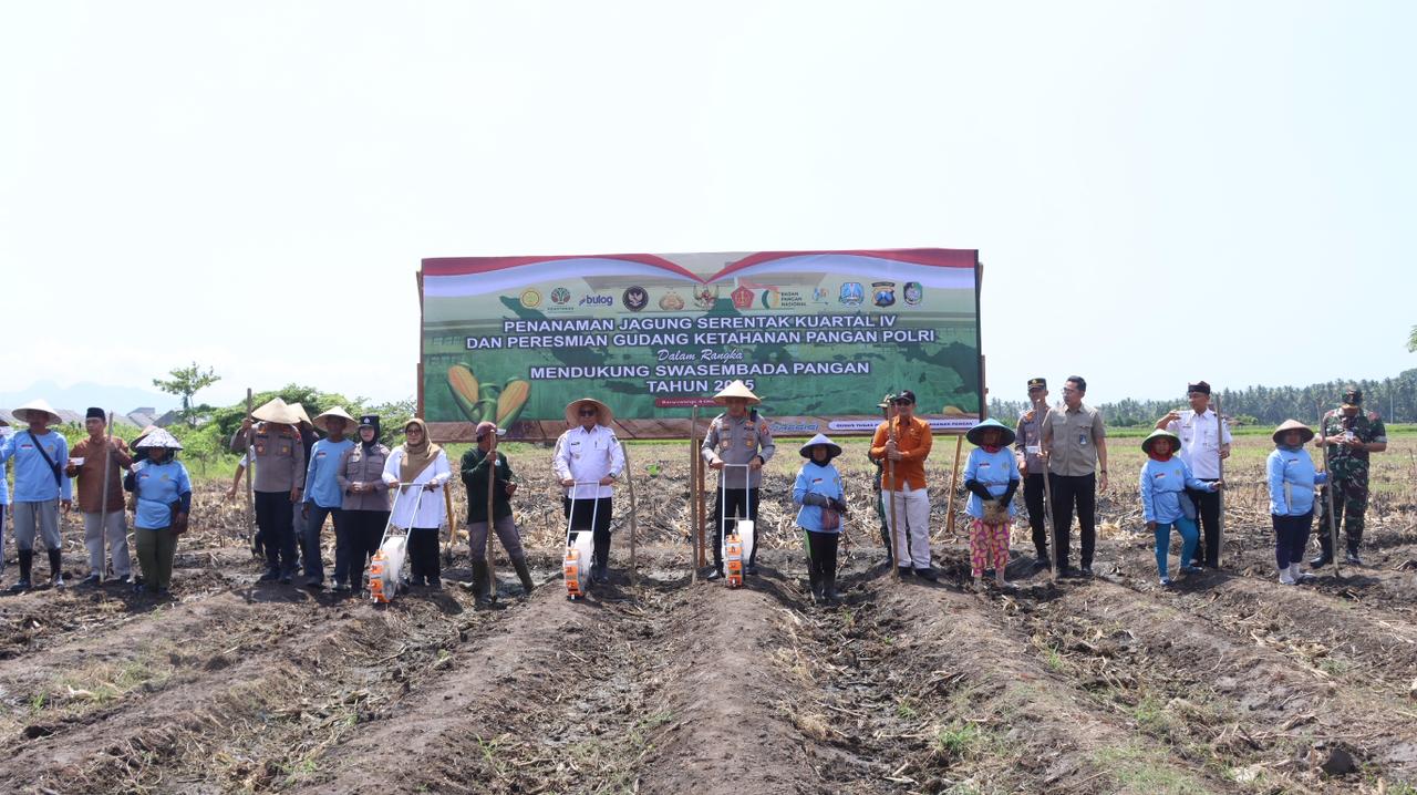 Implementasi Asta Cita Presiden, Polresta Banyuwangi Tanam Jagung Serentak Kuartal IV 2025