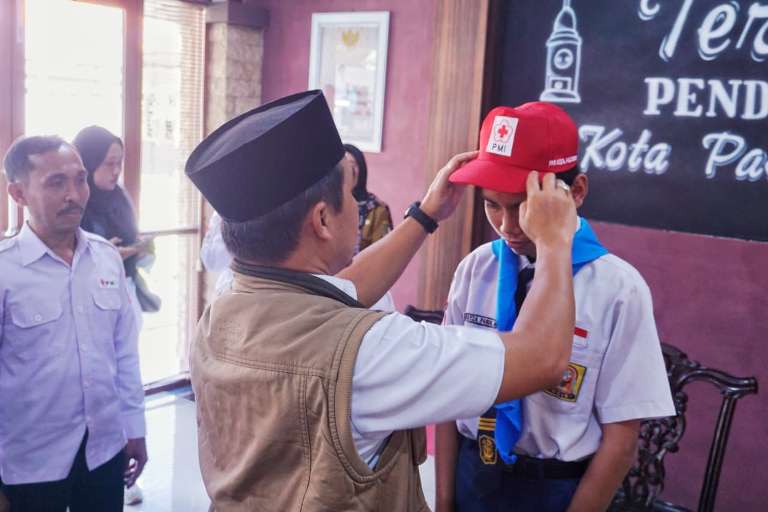 Mas Adi Tekankan Peran Generasi Emas saat Melepas Kontingen PMR