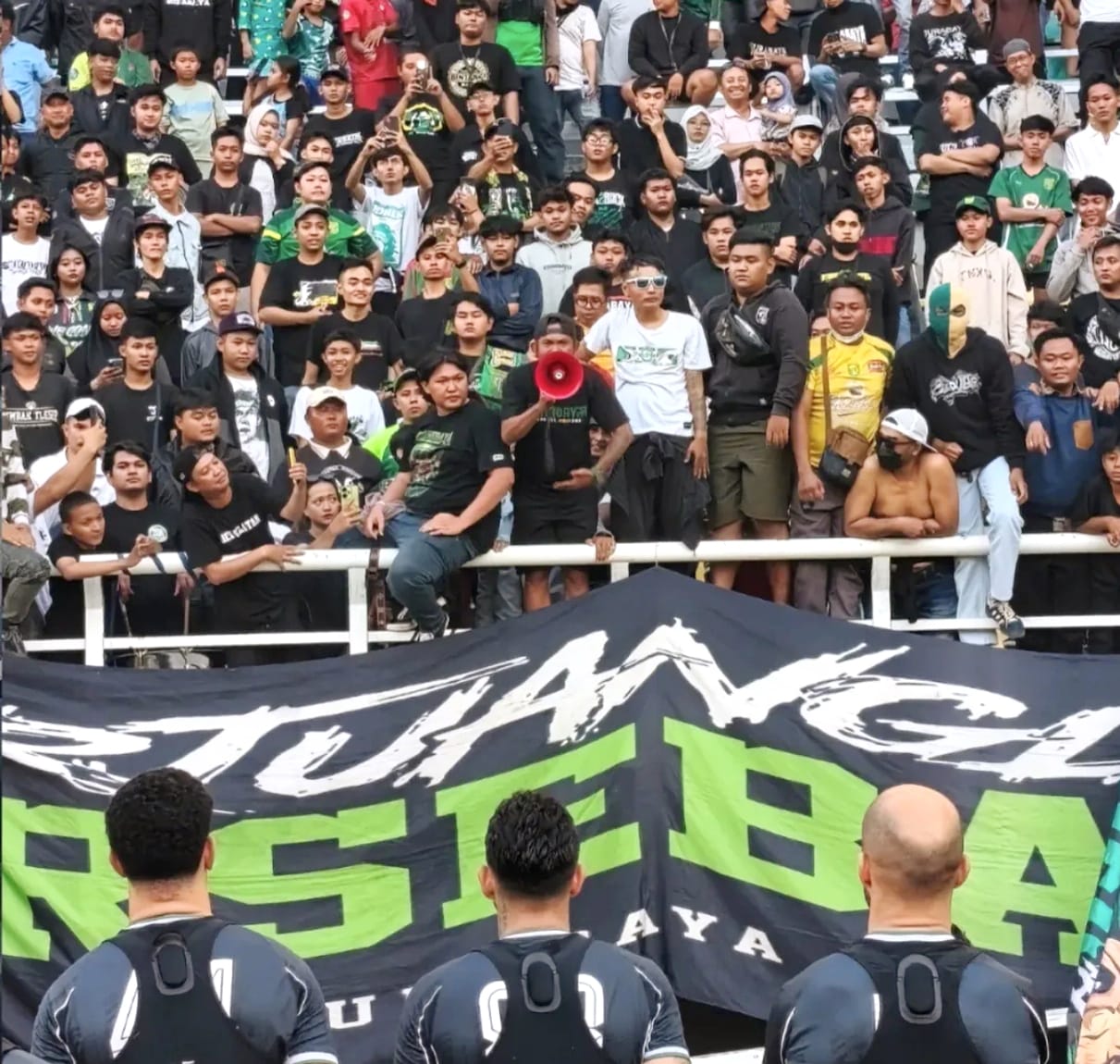 Bonek Bonita Beri Dukungan ke Persebaya Jelang Hadapi Arema FC