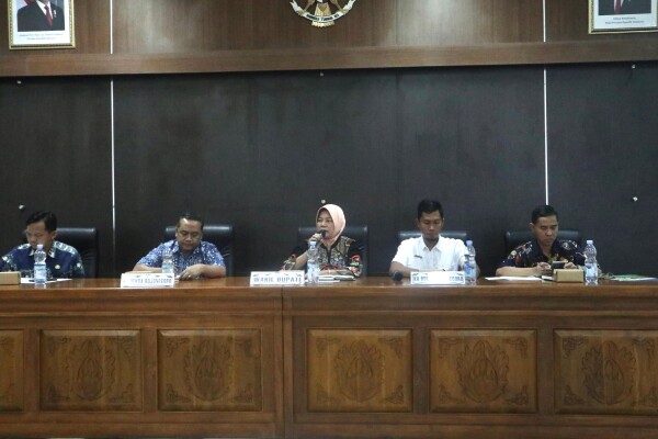    Ratusan Ribu Keluarga Miskin Bojonegoro Akan Terima Bantuan Beras