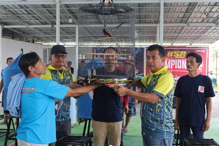 Semarak Hari Bhayangkara Ke-79, Polres Kediri Gelar Lomba Burung Berkicau
