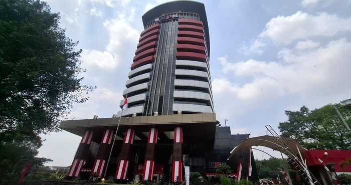 KPK Sita Uang Ratusan Juta saat OTT Bupati Boltara Sirajudin Lasena