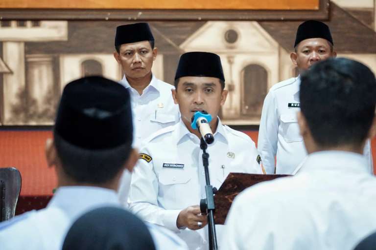Wali Kota Mas Adi Lantik 106 ASN Jabatan Fungsional