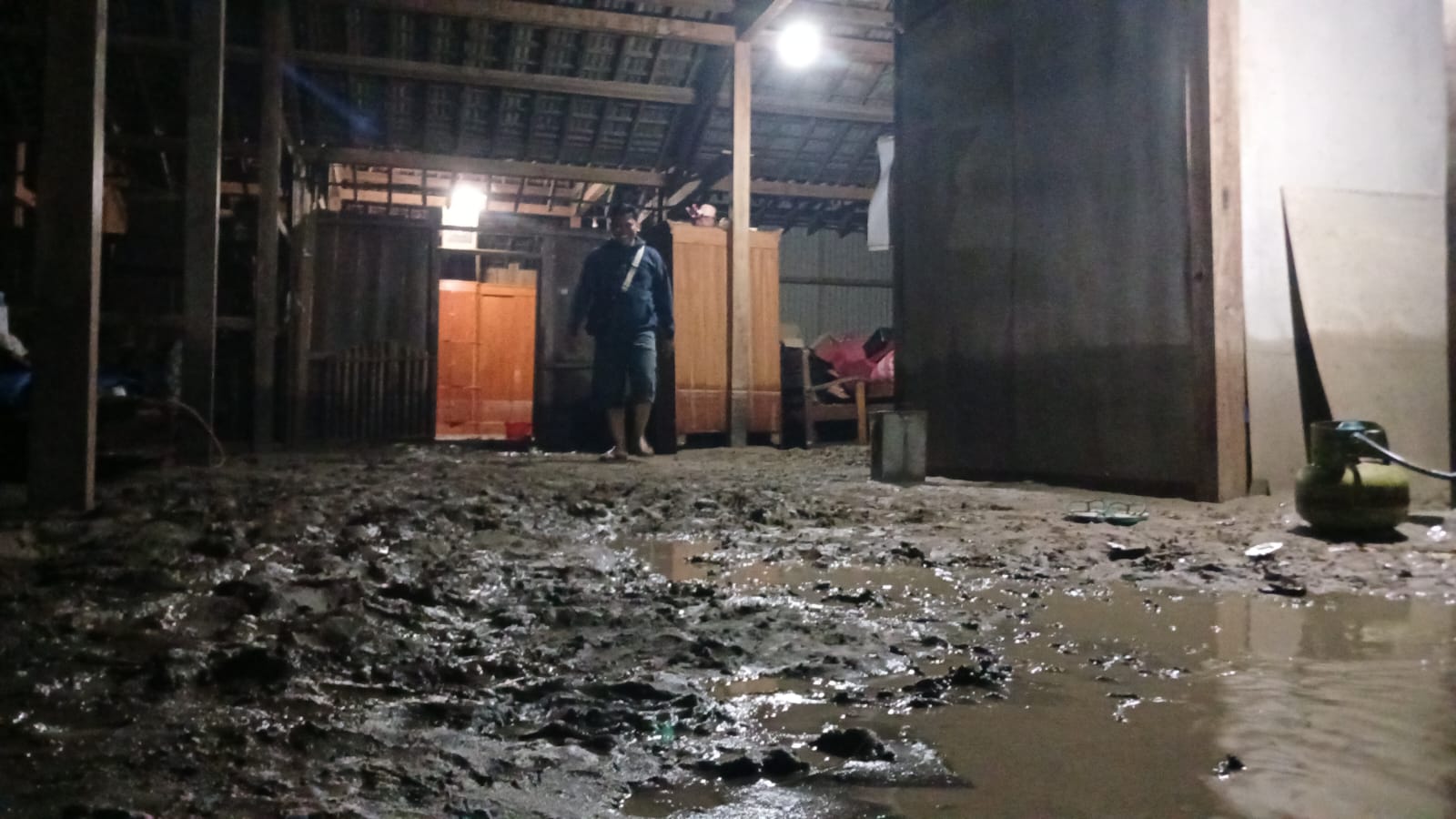 Banjir Bandang Terjang Kabupaten Madiun, Puluhan Rumah Tenggelam